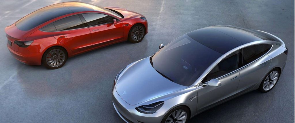 Tesla Tweets: Model 3 in Juli, vrachtwagen in september